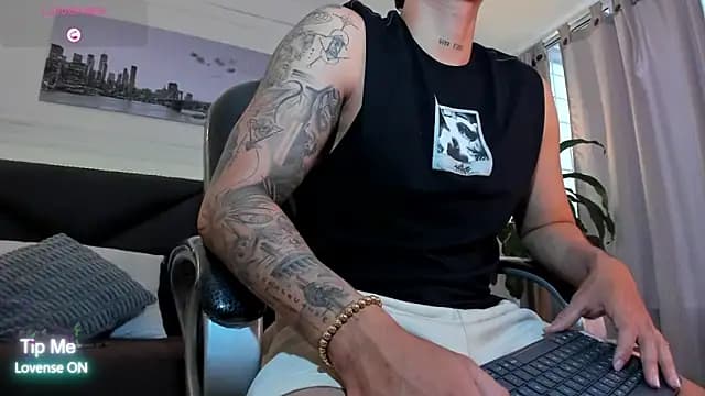 Damian23__ live cam on Stripchat