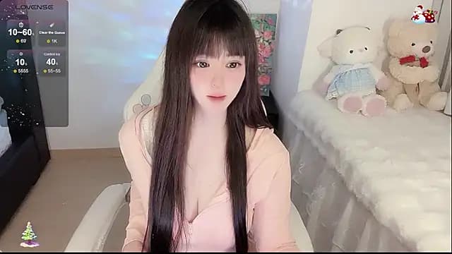 yuii-7 live cam on Stripchat