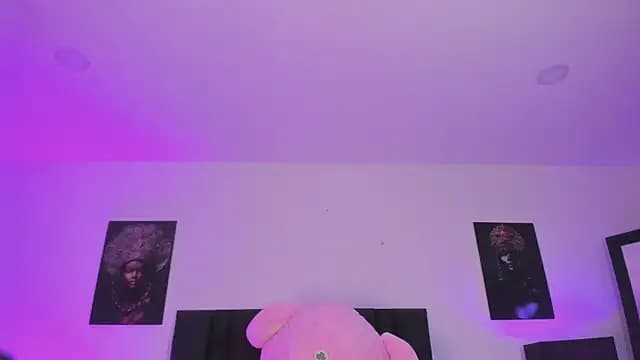 SaradaParker live cam on Stripchat