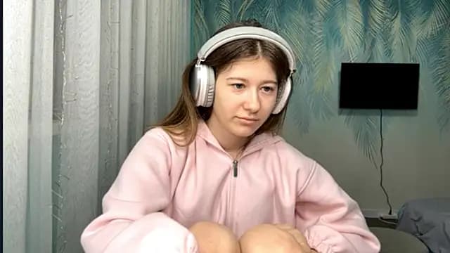 Kate_Jomallona live cam on Stripchat