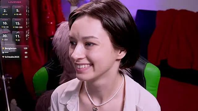 YourDarlingVivian live cam on Stripchat