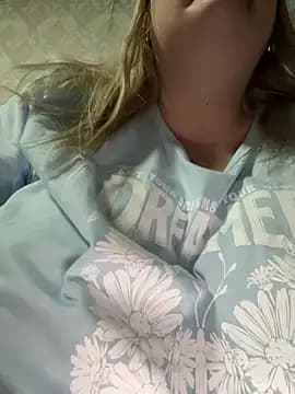 Vita6777 live cam on Stripchat