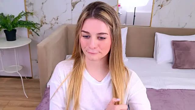 SweetyLicky live cam on Stripchat