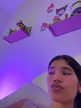 Emycarver09_ live cam on Stripchat