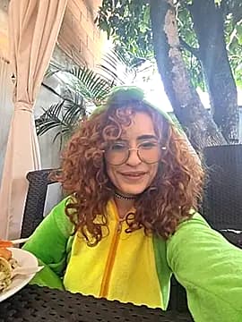 catalehia_moonlightt live cam on Stripchat