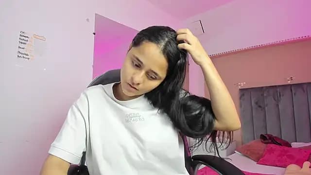 Giselle_Roldan live cam on Stripchat