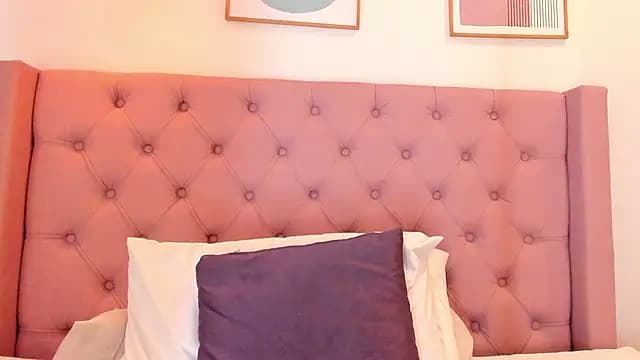 xiomi_monroe live cam on Stripchat