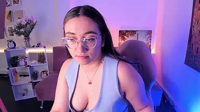 _RosieRider live cam on Stripchat