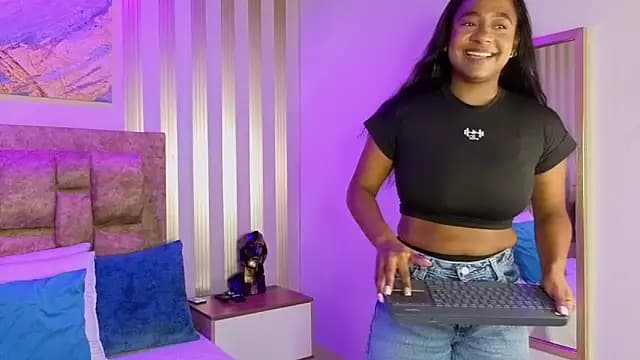 amara_queen_ live cam