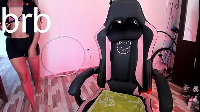 adrena_10 live cam on Stripchat