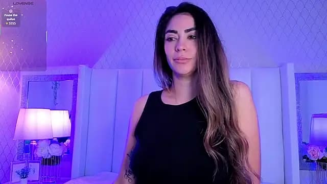 CristalHeart_ live cam on Stripchat