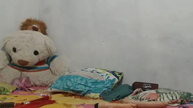 Britanylovee live cam