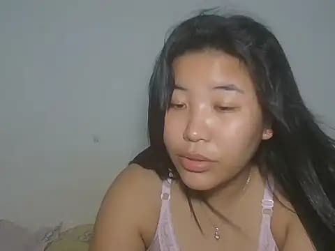 Zyeiii live cam on Stripchat