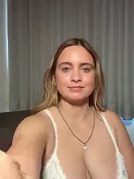 Sophie_Raegan live cam