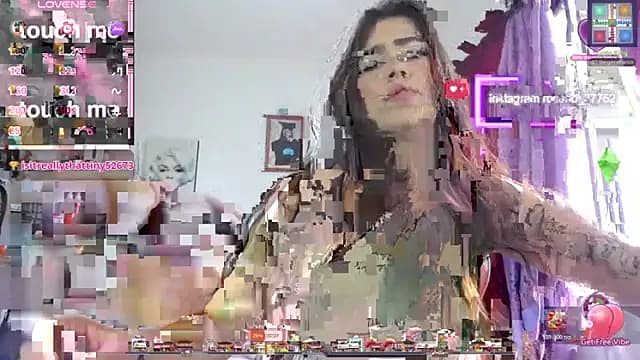 Rosario_96 live cam on Stripchat