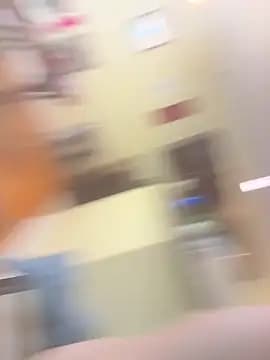 HarmlessPiece89 live cam on Stripchat