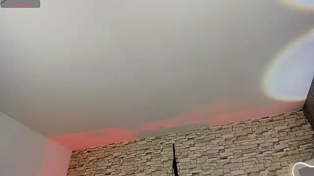 TINY_TAY live cam on Stripchat