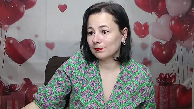 MarieSho live cam on Stripchat