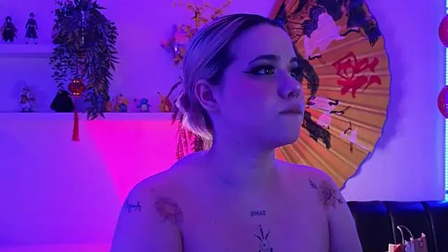 albaismynameX live cam