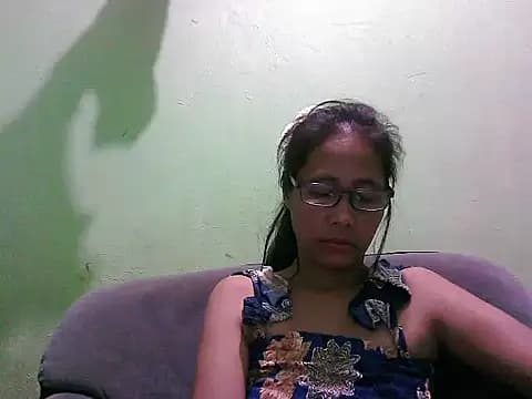 HotLadyPinay32 live cam