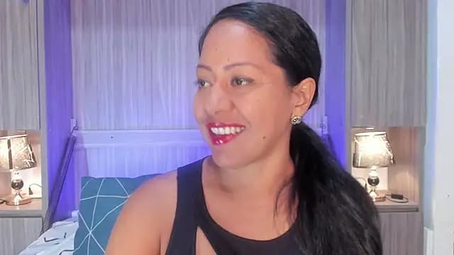 AllieBennet live cam