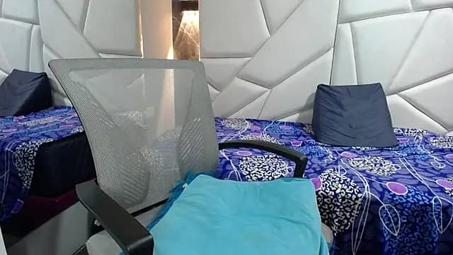 violet_angel13 live cam