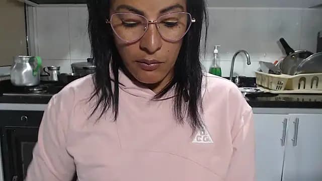 kateleyagrey live cam