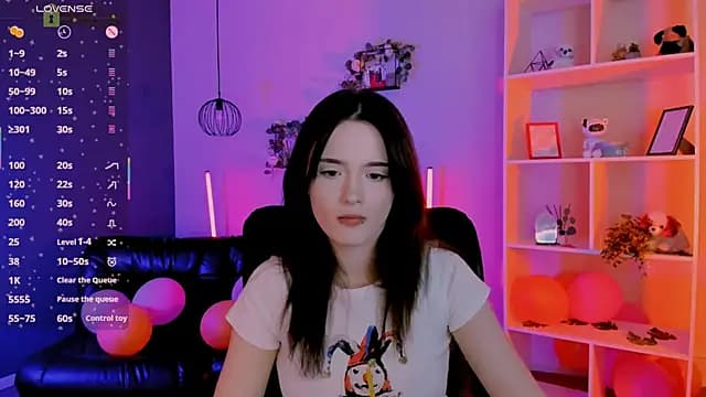 liana_kisses live cam on Stripchat