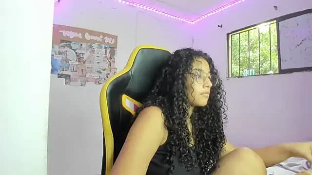 emily_stars1 live cam