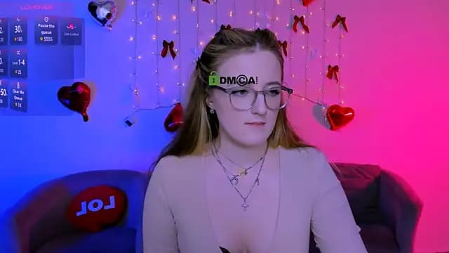 luna_berryy live cam on Stripchat