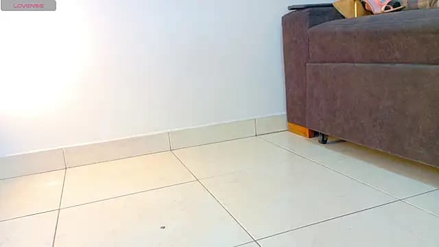 RiriiBrunette__ live cam