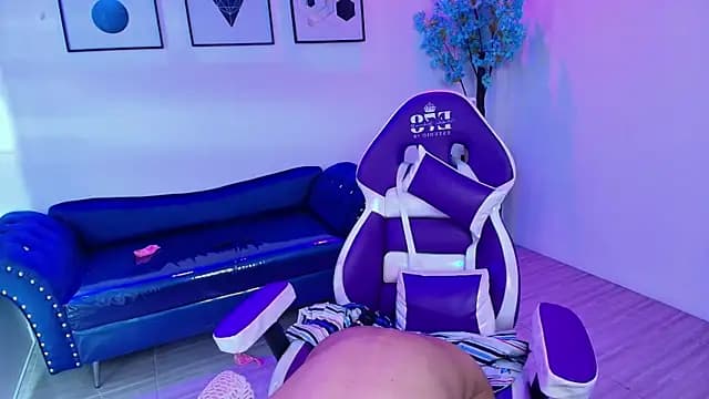 Maddie_T18 live cam