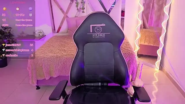 NEFTIS_TAY live cam on Stripchat