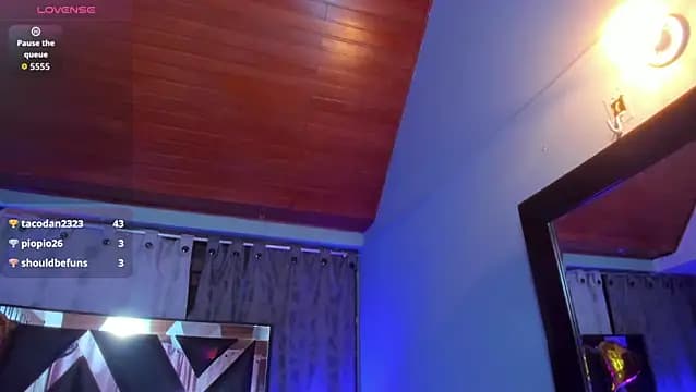 michell_sweetiee live cam on Stripchat