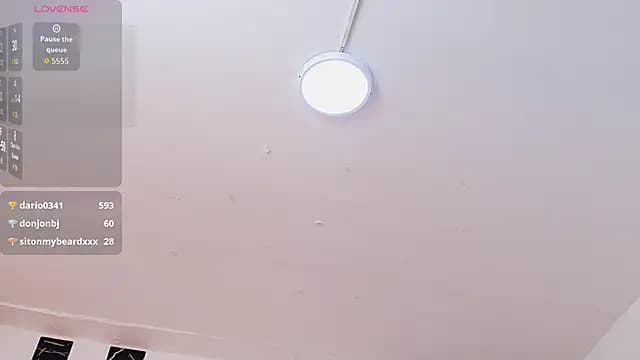 Bella__Rosse live cam on Stripchat