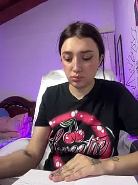 Mia__Gray live cam on Stripchat