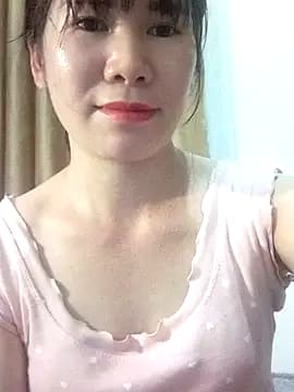 Bondgirl_9 live cam on Stripchat