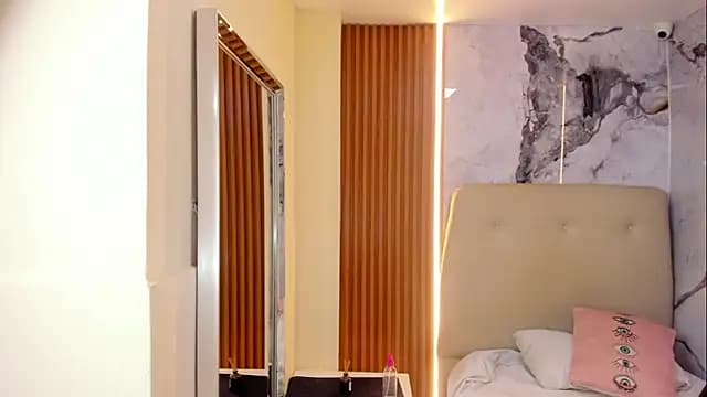 Alyssapark live cam on Stripchat