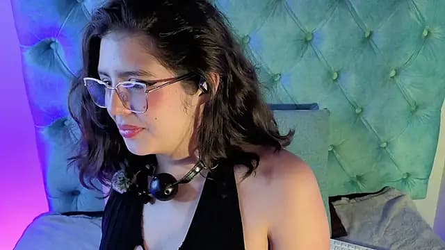 Paola_Lyon_ live cam