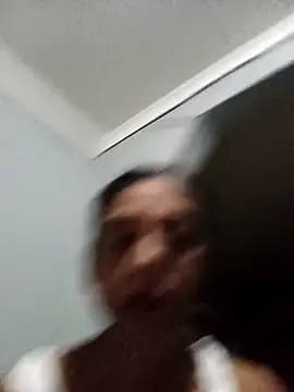 Mahi4luv live cam on Stripchat