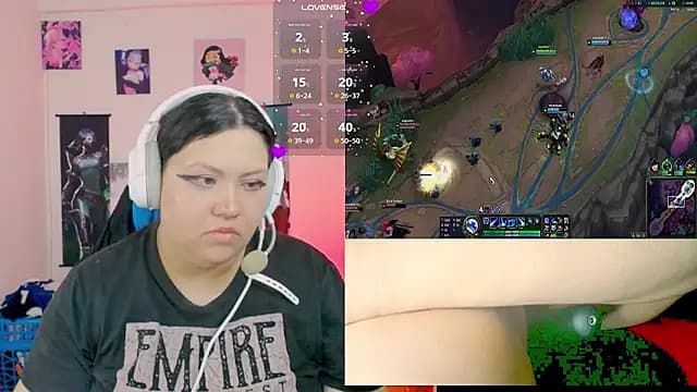 crystal7u7 live cam on Stripchat