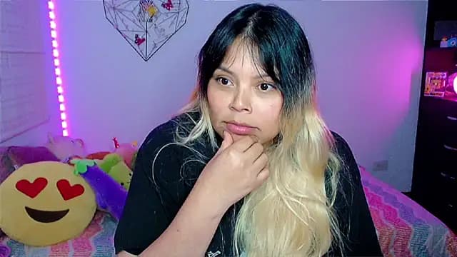 EllieMoonX live cam on Stripchat