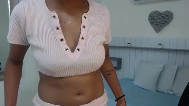 Rubi_Diamond_ live cam on Stripchat