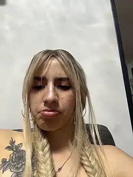 elodie_rouge live cam