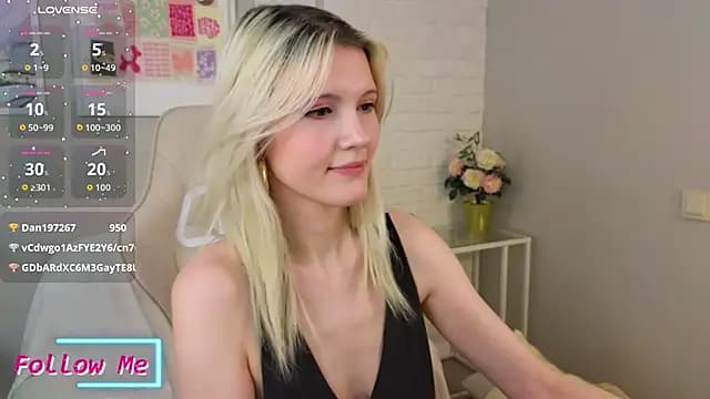 NellieLoyns live cam