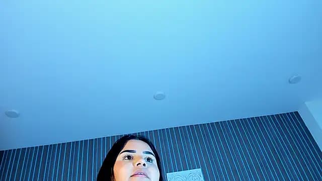 MiiaaVelvet live cam