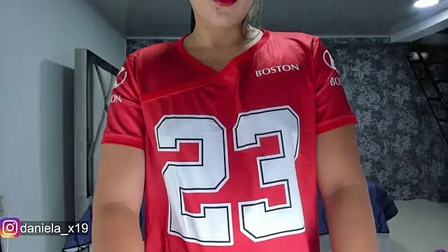 Daniela_x19 live cam