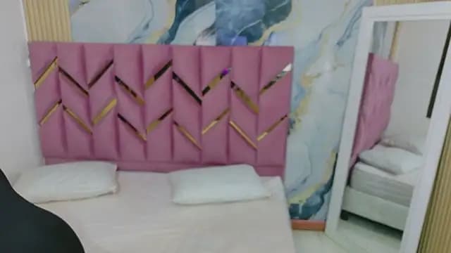 collegepawglovedaddy live cam on Stripchat