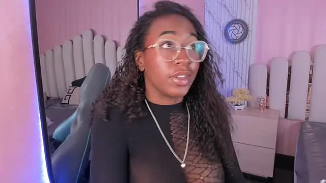 Qeen_blackk live cam