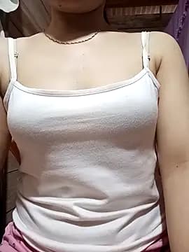 LucyyLy live cam on Stripchat